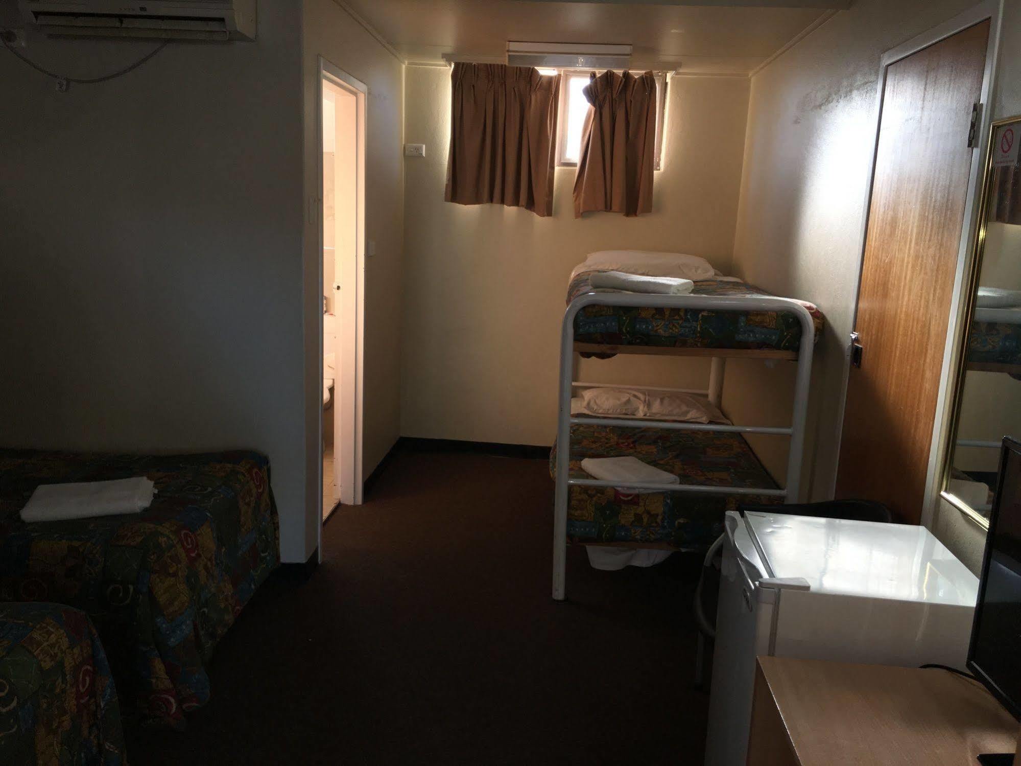 Red Cedars Motel 3*